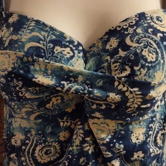 Niptuck, size 10, blue white floral swimsuit adjustable strap shirred molded cup - Picture 2 of 8